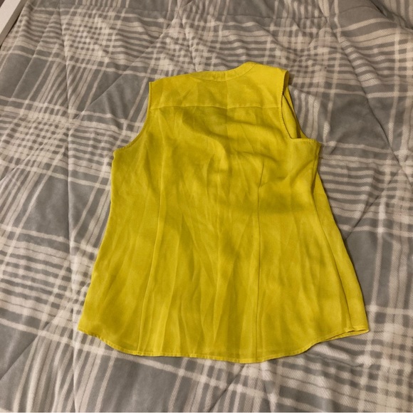 Banana republic yellow button up tanktop blouse size 8 - Picture 2 of 3